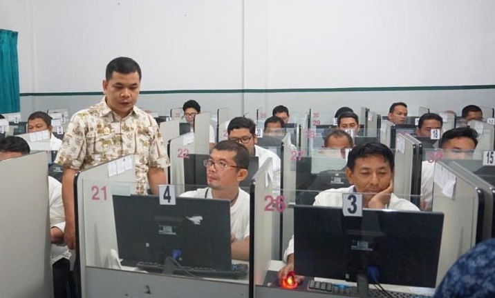 Agus Salam Tinjau Lokasi Ujian Panwascam hari ini di Perguruan Al Azhar Medan