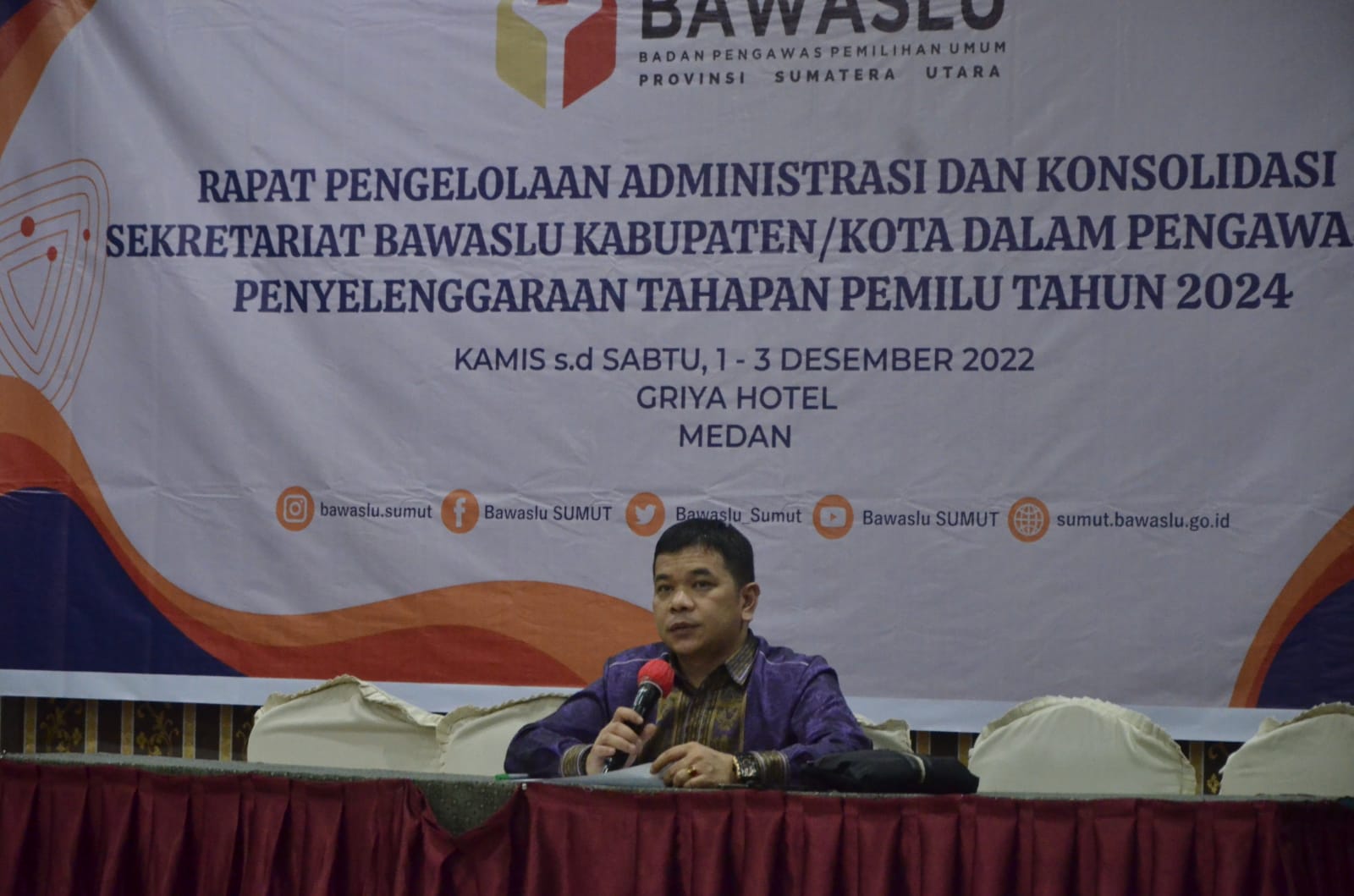 BAWASLU SUMUT HELAT RAPAT PENGELOLAAN ADMINISTASI DAN KONSOLIDASI SEKRETARIAT DEMI SUKSESKAN PENGAWASAN PEMILU 2024