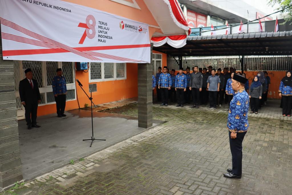 Peringati HUT Kemerdekaan RI ke-78, Ketua Bawaslu Sumut Ajak Seluruh Jajaran Untuk Merdeka Secara Utuh