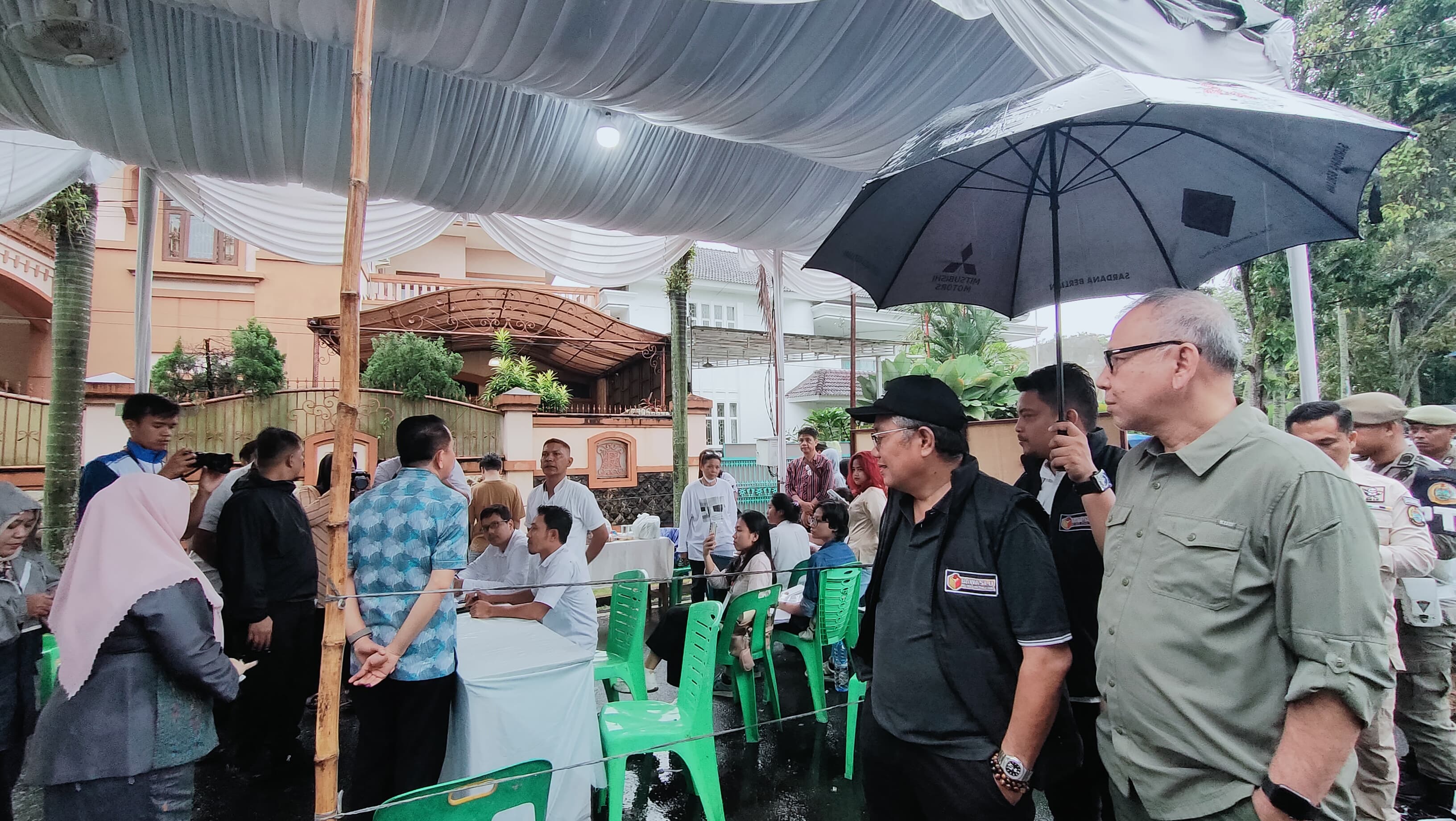 Medan, Badan Pengawas Pemilihan Umum (Bawaslu Sumut) Melakukan Pengawasan Pemilihan Kepala Daerah Secara Melekat Pada Jalannya Pemungutan Suara