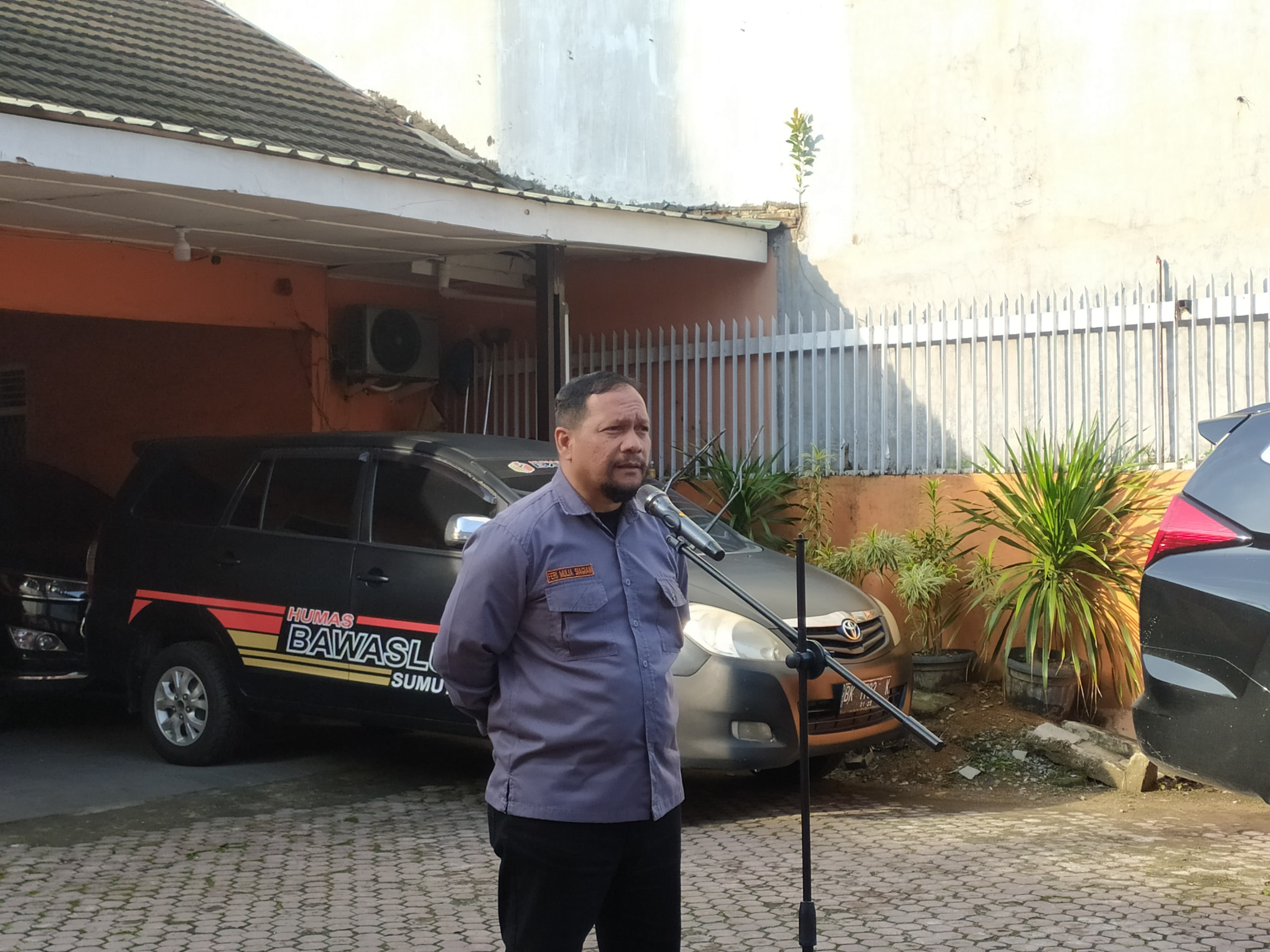 Kepala Sekretariat Bawaslu Provinsi Sumatera Utara Pimpin Apel Pagi Rutin