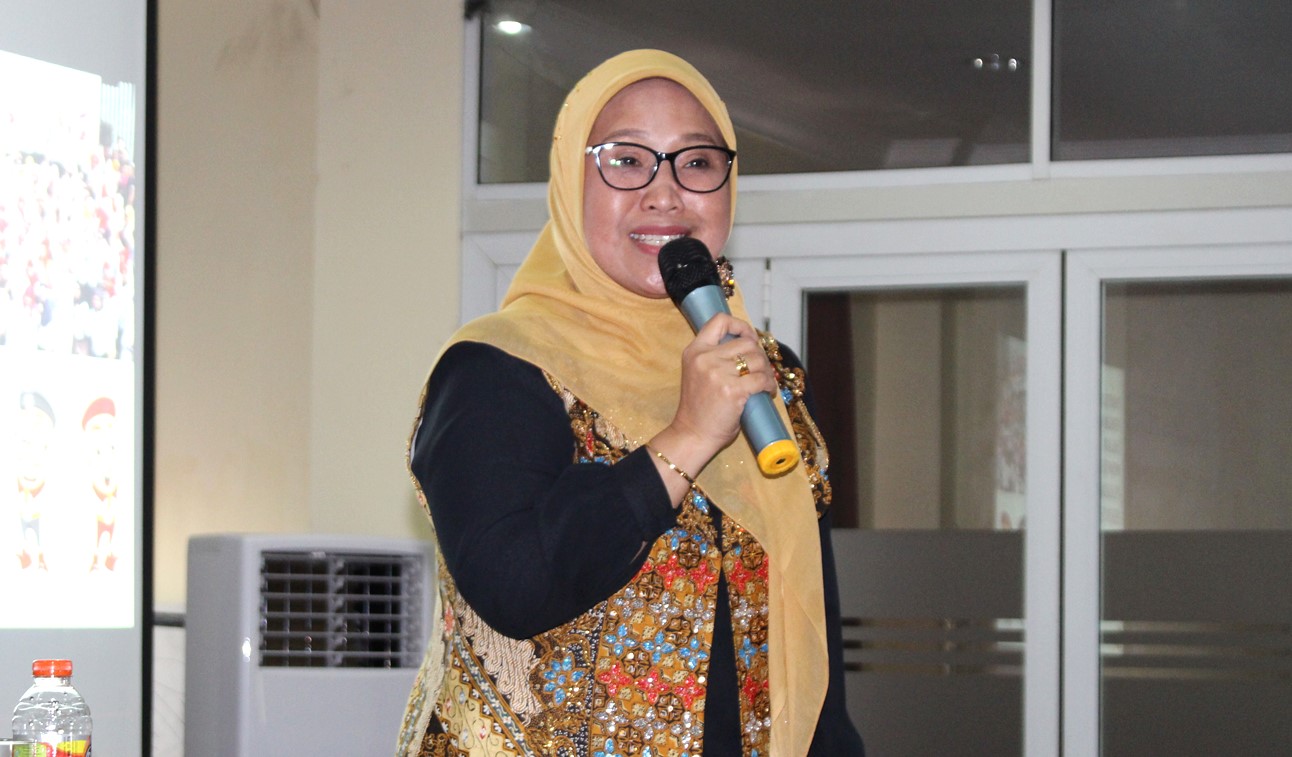 Ratna : Soal Mengawasi, Perempuan Ahlinya