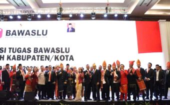Resmi! Bagja Lantik 115 Anggota Bawaslu Kabupaten/Kota Se-Sumut Periode 2023-2028