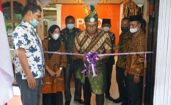 Fritz Edward Siregar Resmikan Ruang PPID Bawaslu Tebingtinggi