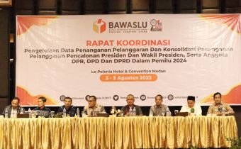 Hadiri Rakor, Ketua dan Anggota Bawaslu Sumut Sampaikan Pentingnya Pengelolaan Data dan Manajemen Strategis Penanganan Pelanggaran