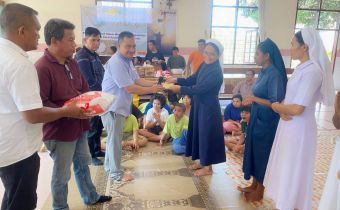 Aksi Peduli Kasih, Bawaslu Sumut Rayakan Paskah Di Asrama Dan Panti Asuhan SLB-C Santa Lusia